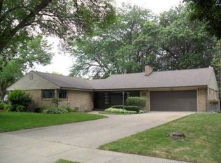 1801 Ave E, Sterling, IL 61081