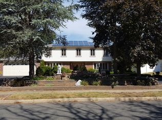 31 Bunker Hill Rd, Freehold, NJ 07728