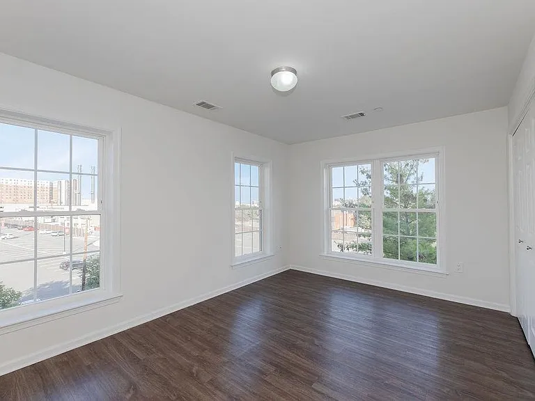 162-170 S Orange Ave #404 — Photo 6