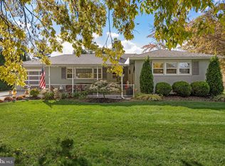 8 Linden Ave, Riverton, NJ 08077