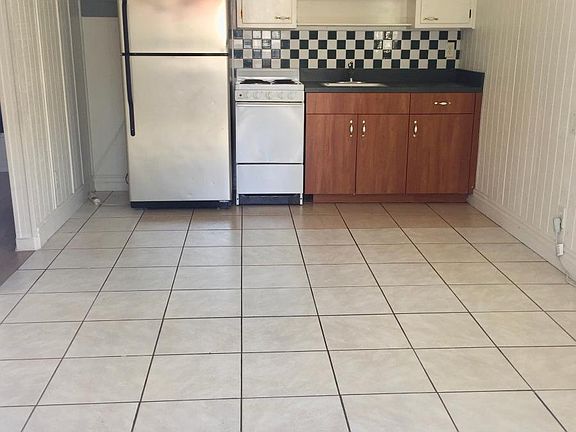 Kitchen / Living area combo