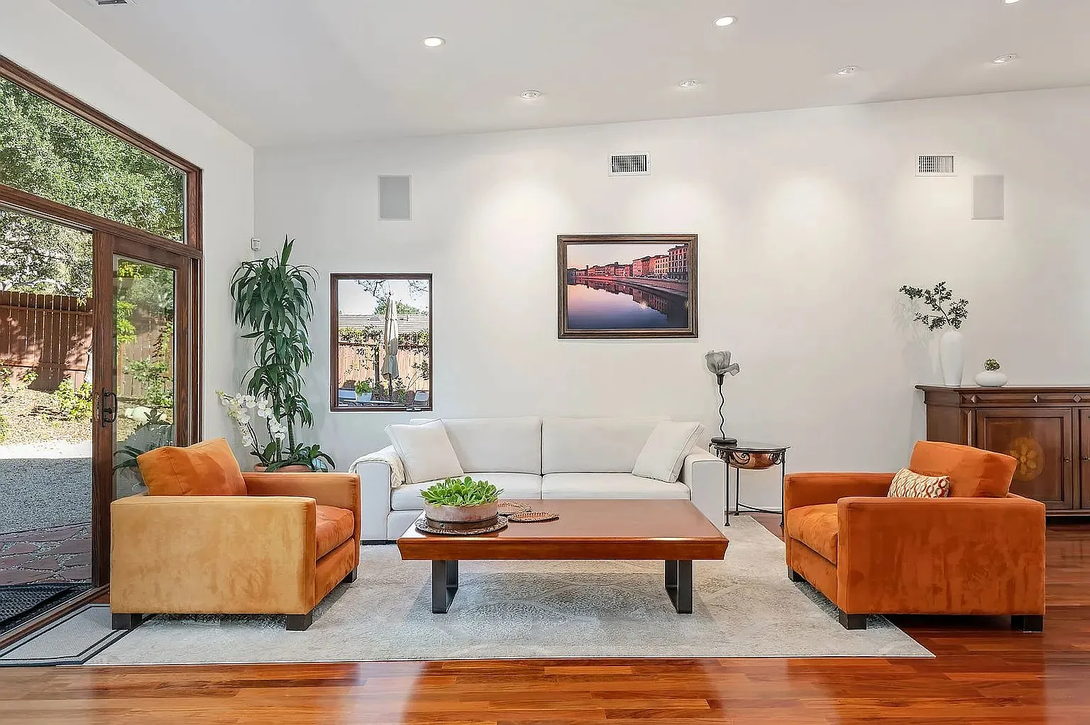 4 bed, 3.5 bath, 3600 sqft, $15,000 — Photo 3
