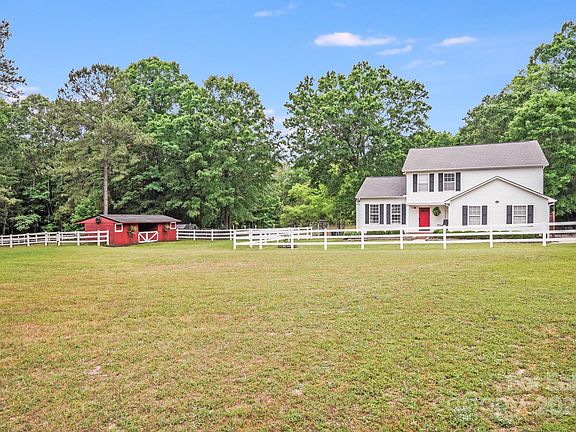 3rd image of 6910 Birdsong Ln