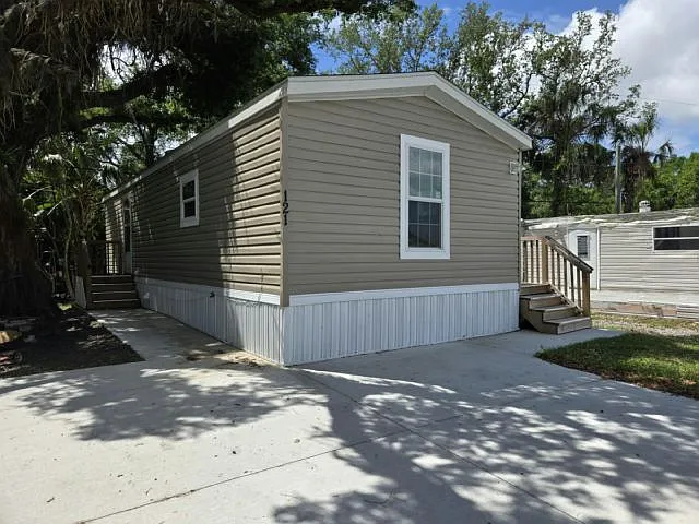 5611 Bayshore Rd #121 — Photo 11