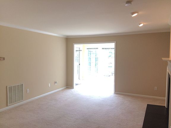 5th image of 126 River Oaks Ct