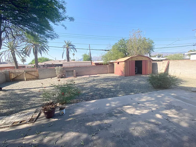 851 E Alturas St — Photo 20