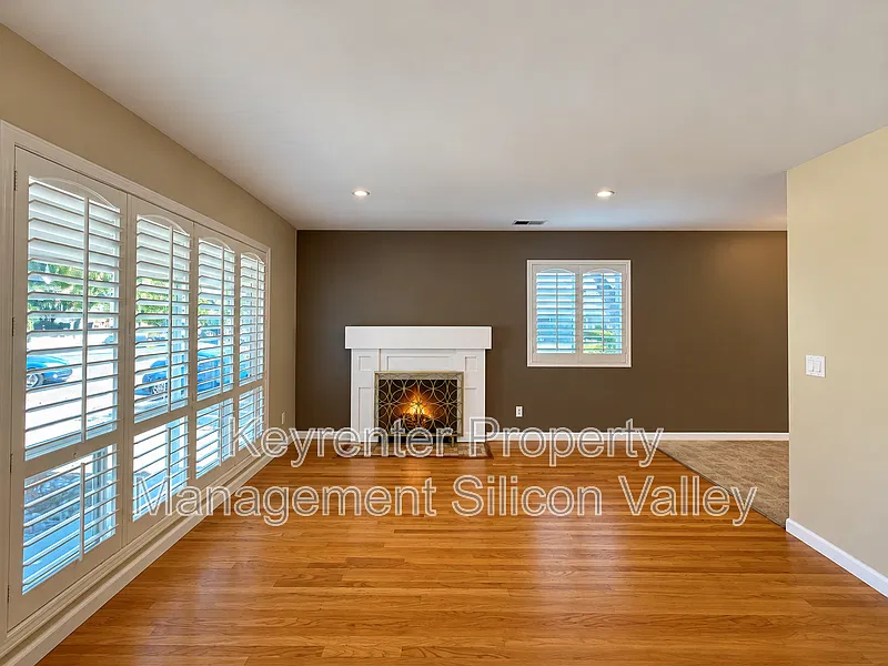 3 bed, 2.0 bath, 1447 sqft, $5,500 — Photo 3