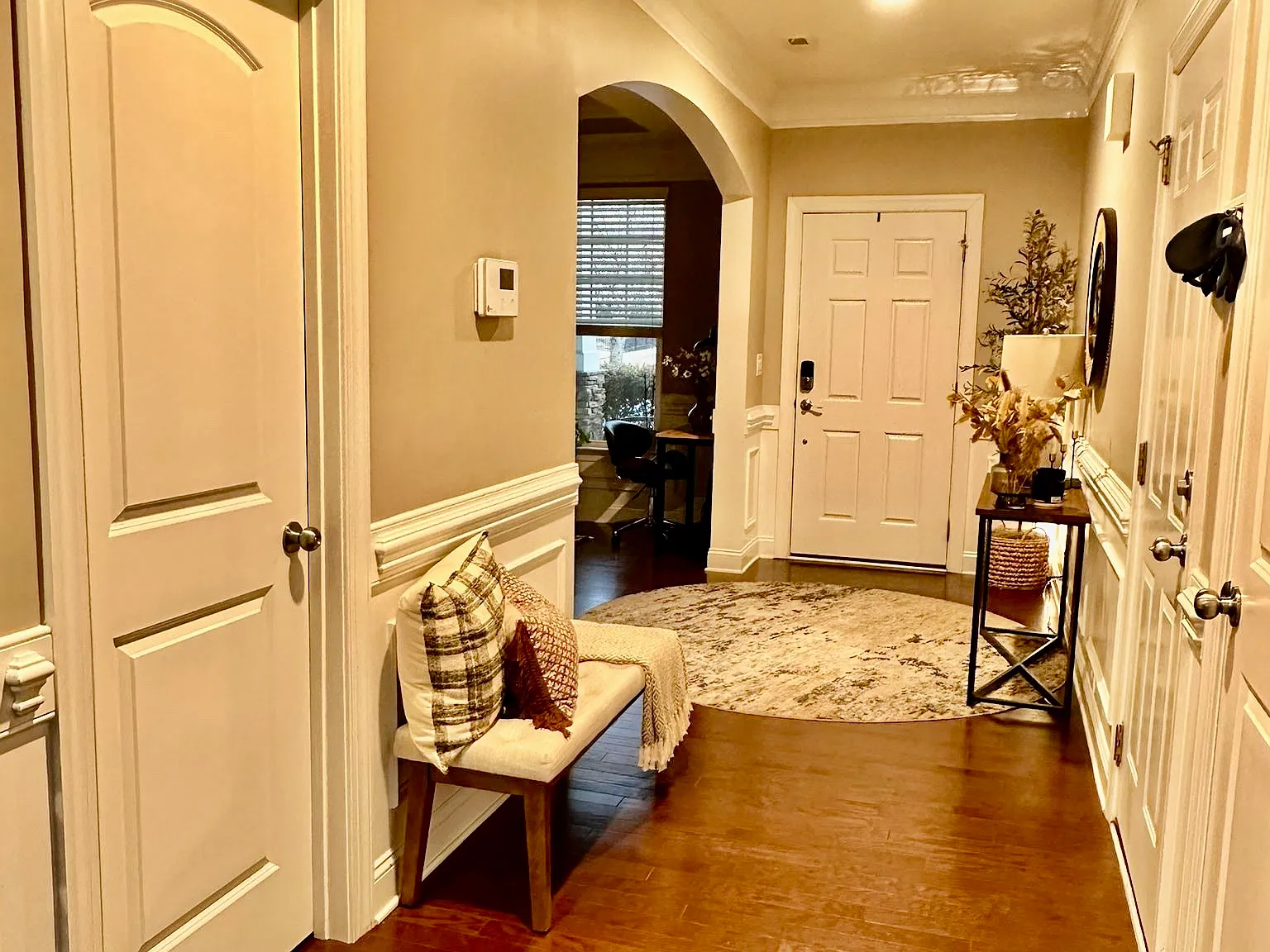 5 bed, 2.5 bath, 2704 sqft, $2,900 — Photo 4