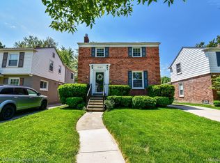 1389 Brys Dr, Grosse Pointe Woods, MI