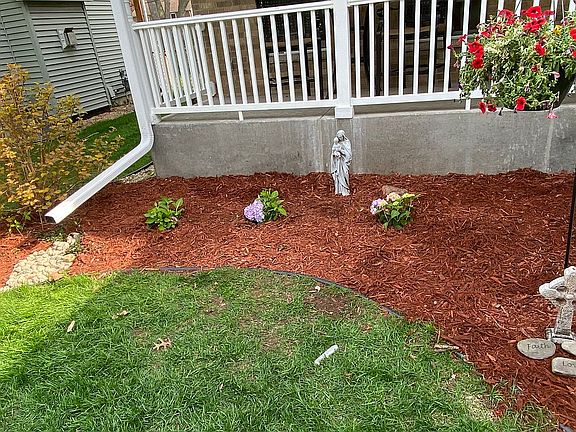 4th image of 2516 16th Ave E