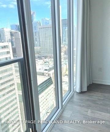 4th image of 426 University Ave #2809