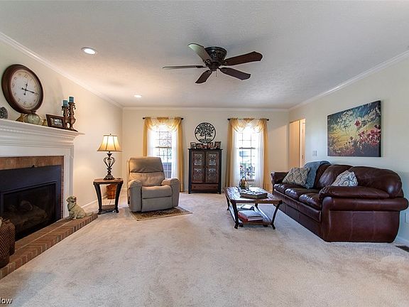 5th image of 993 Meadowlark Ln