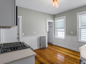 37 Harbor View St, Dorchester, MA