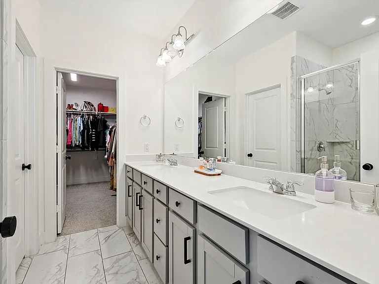 2420 Elm Pl — Photo 13