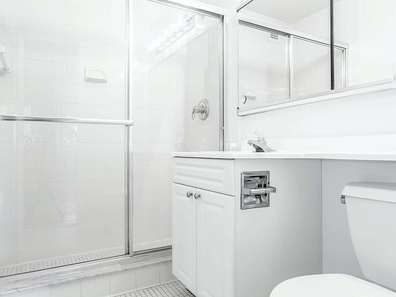 5th image of 2600 Netherland Ave APT 301