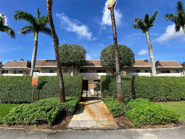 14500 SW 88th Ave APT 101, Palmetto Bay, FL 33176