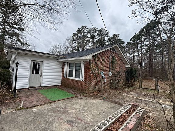 2nd image of 3993 Reynolds Rd