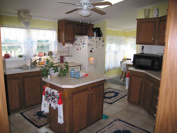 2nd image of 170 Bentwood Cir