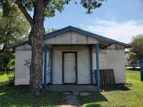 2700 Finley St, Fort Worth, TX 76111