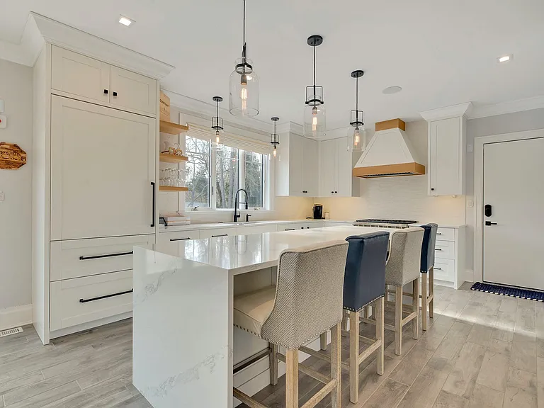 165 Marine Pl — Photo 9