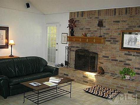 4th image of 6829 Fair Meadows Dr
