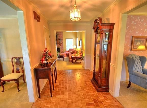 3rd image of 3018 Regency Park Dr