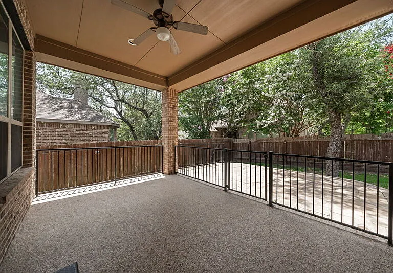 9010 Gate Run — Photo 11
