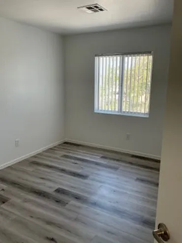 4464 Roscommon St #0 — Photo 9