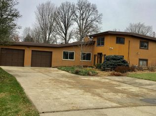 8951 Kenwood Rd, Cincinnati, OH 45242