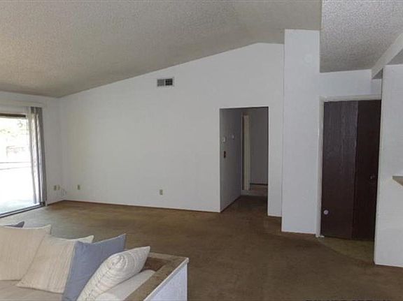 2nd image of 19 Lochness Ct