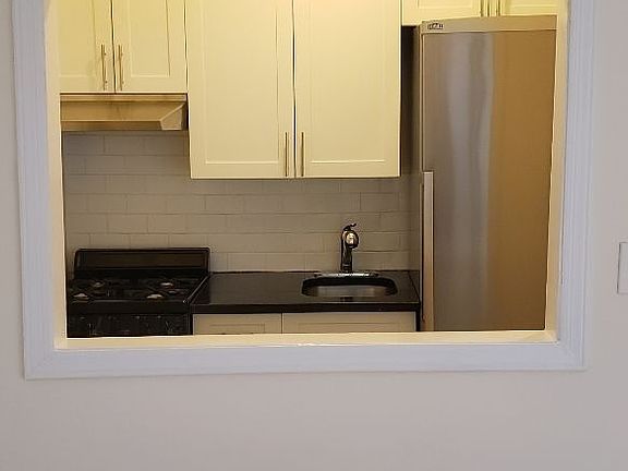 4th image of 337 E 90th St APT 3C