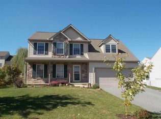 240 Torrey Pines Dr, Mount Wolf, PA 17347