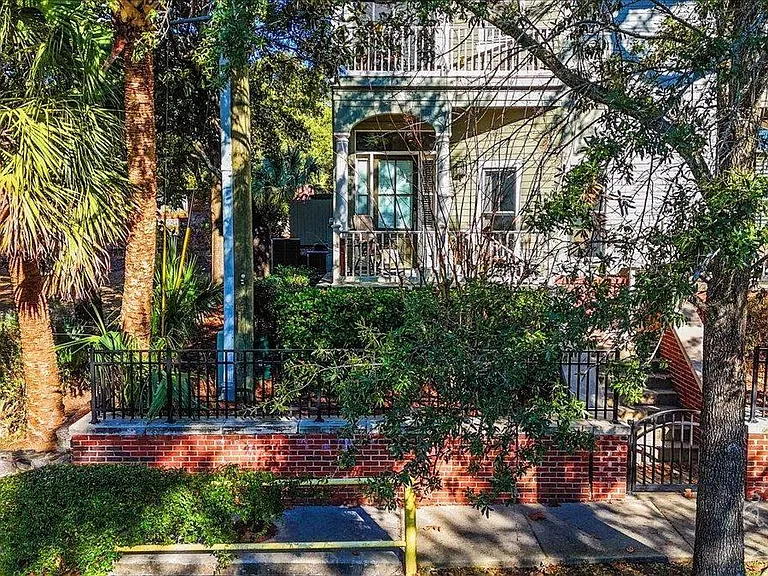 214 W La Rua St — Photo 33