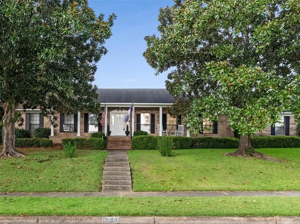 1050 Regal Dr, Mobile, AL 36609