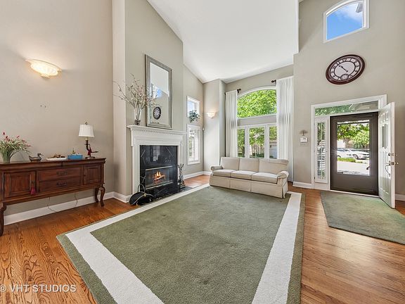 4th image of 4917 Creek Dr
