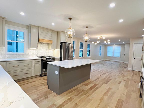 3rd image of 31 Park Ave #31A