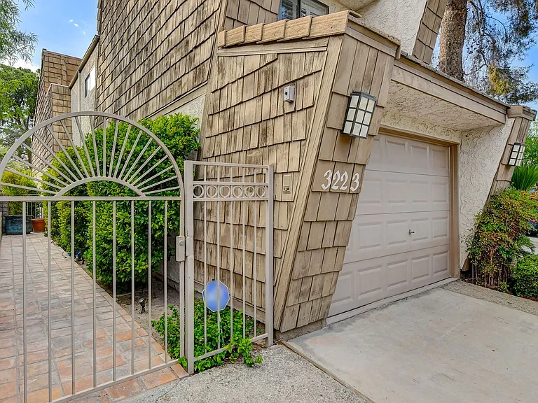 3223 Pinehurst Dr — Photo 23