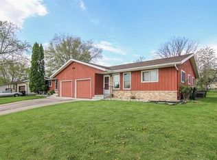 312-314 Valeria Dr, De Forest, WI 53532