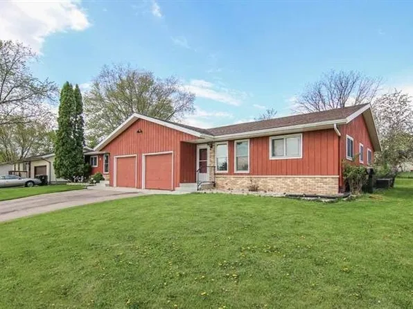 312-314 Valeria Dr, De Forest, WI 53532