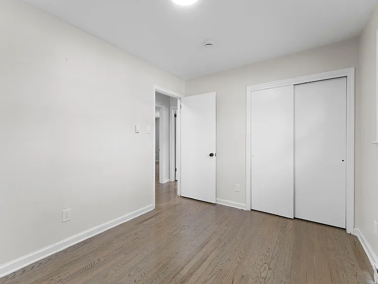 443 Manor Ave — Photo 2
