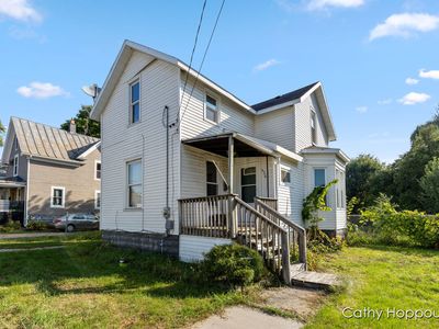 526 N Jackson St, Ionia, MI, 48846