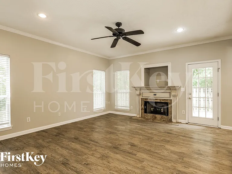 3021 Bowron Rd — Photo 3