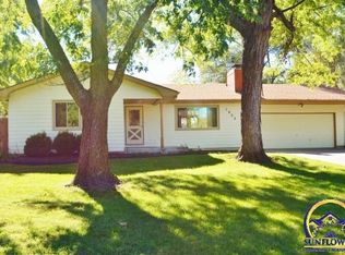 1905 SW Valley Glen Rd, Topeka, KS 66615