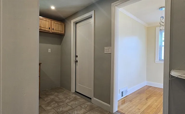 84 Gladeside Ave #2 — Photo 3