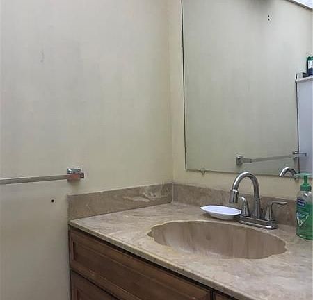 5th image of 2840 Somerset Dr APT 411