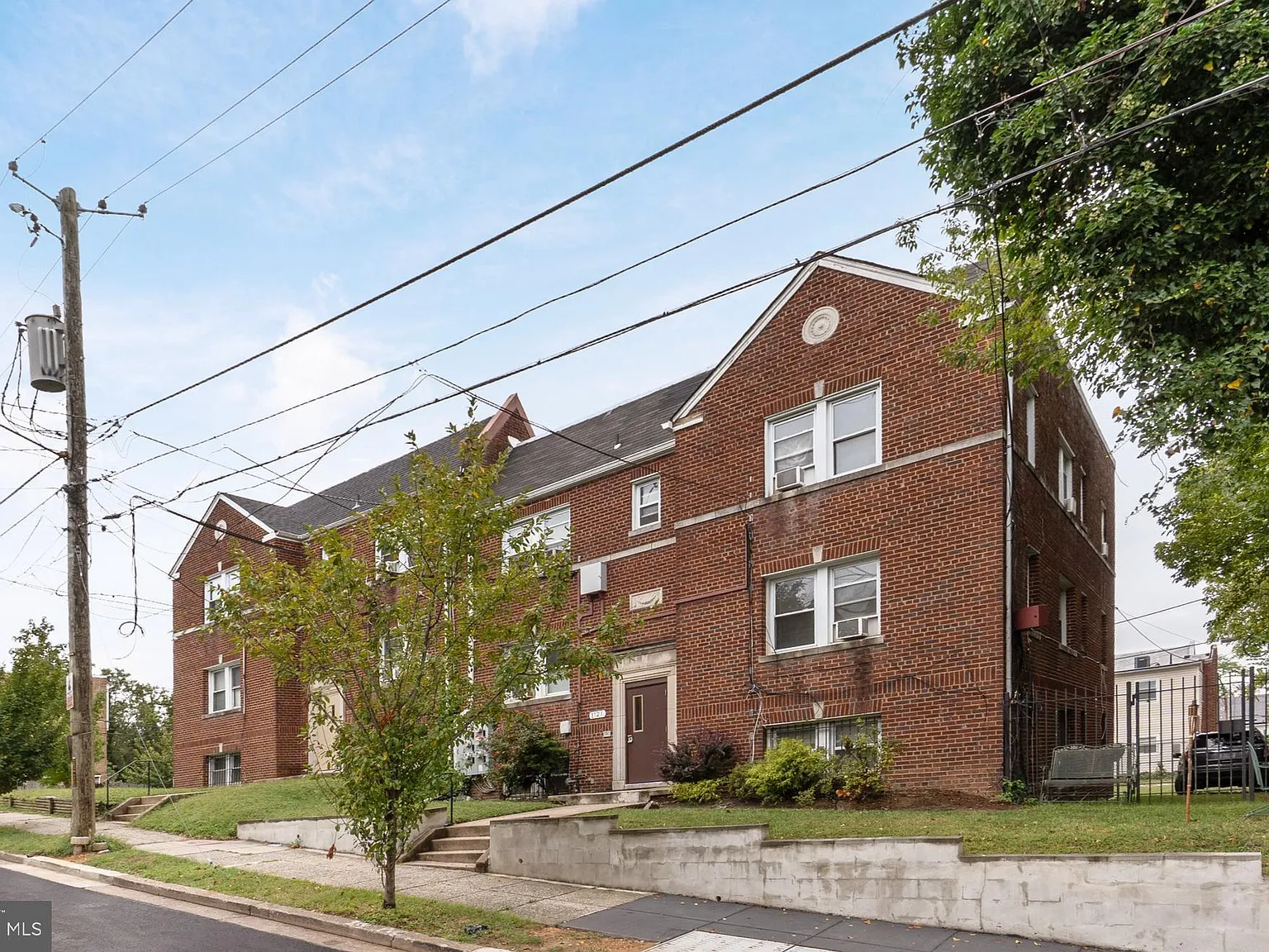 1 bed, 725 sqft, $1,395 — Photo 1