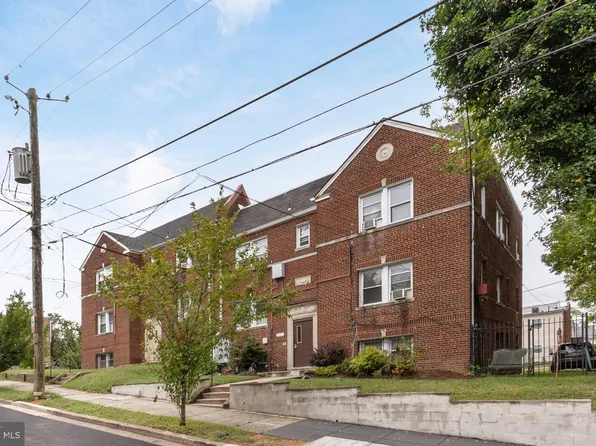 1721 29th St SE #1, Washington, DC 20020