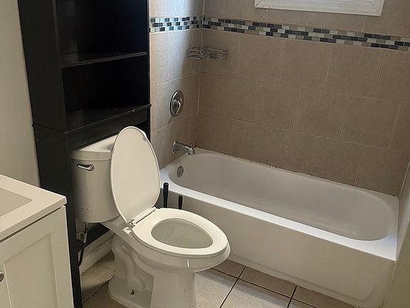 5th image of 813-815 S 18th St #1