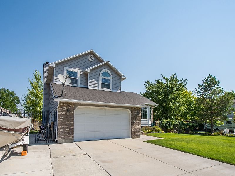 1st image of 2072 W Golden Valley Dr