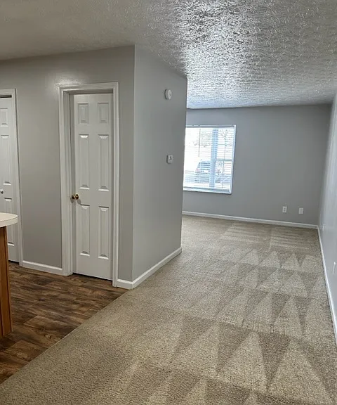 Sleepy Hollow Townhomes — Photo 9